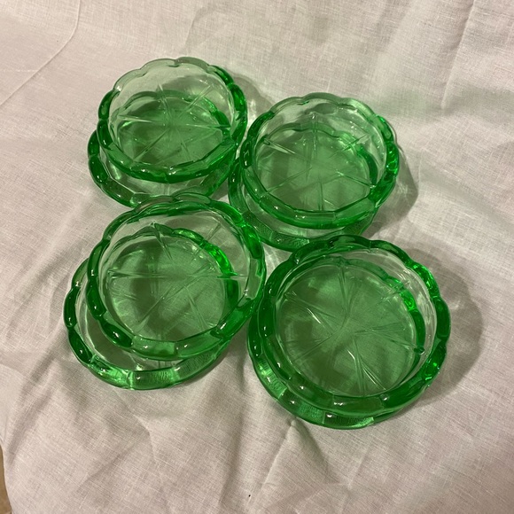 Vintage 30’ Green Depression Glass Coaster set - Picture 2 of 5